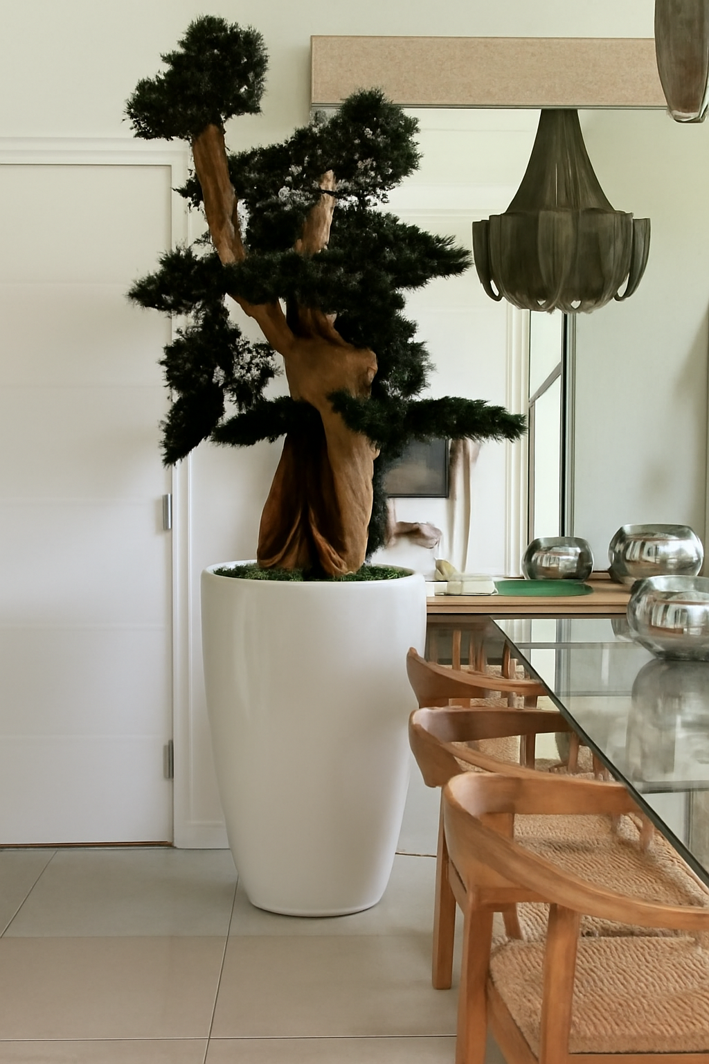 Objet décoratif surdimensionné dans pot Brannan