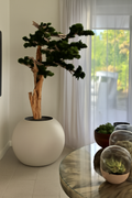Objet décoratif retombant dans globe beige satiné 30 pouces